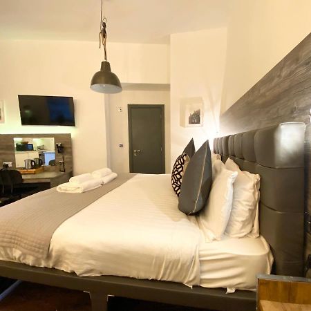 Studio At The Coach House Apartments ลีดส์ ภายนอก รูปภาพ