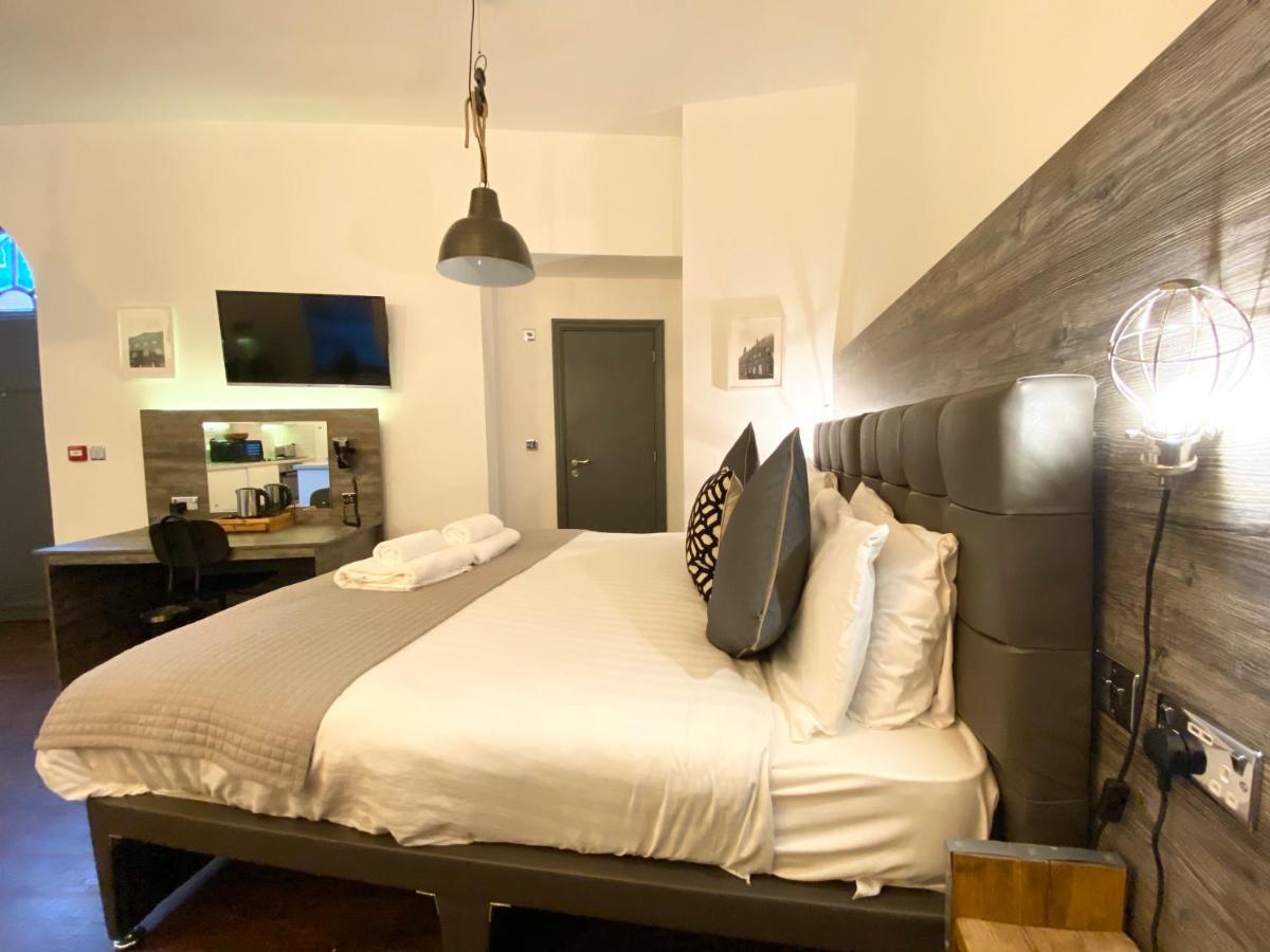 Studio At The Coach House Apartments ลีดส์ ภายนอก รูปภาพ
