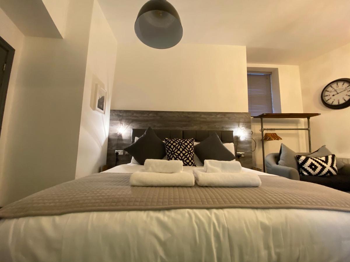 Studio At The Coach House Apartments ลีดส์ ภายนอก รูปภาพ