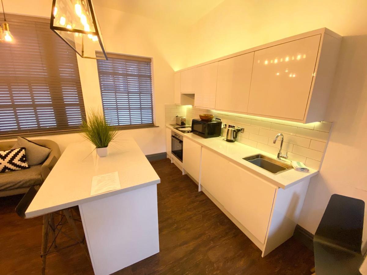 Studio At The Coach House Apartments ลีดส์ ภายนอก รูปภาพ