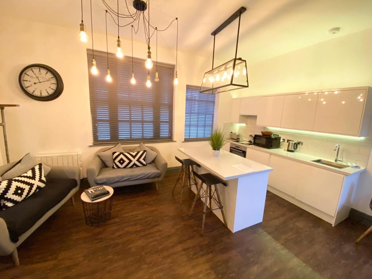 Studio At The Coach House Apartments ลีดส์ ภายนอก รูปภาพ