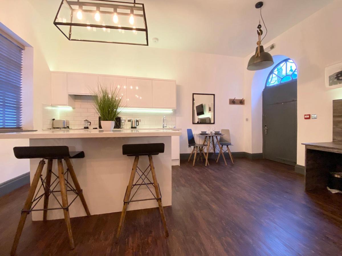 Studio At The Coach House Apartments ลีดส์ ภายนอก รูปภาพ