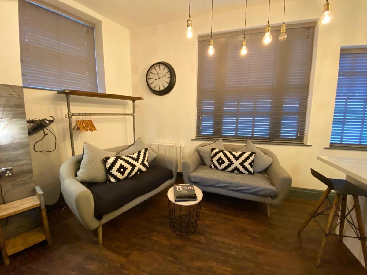 Studio At The Coach House Apartments ลีดส์ ภายนอก รูปภาพ